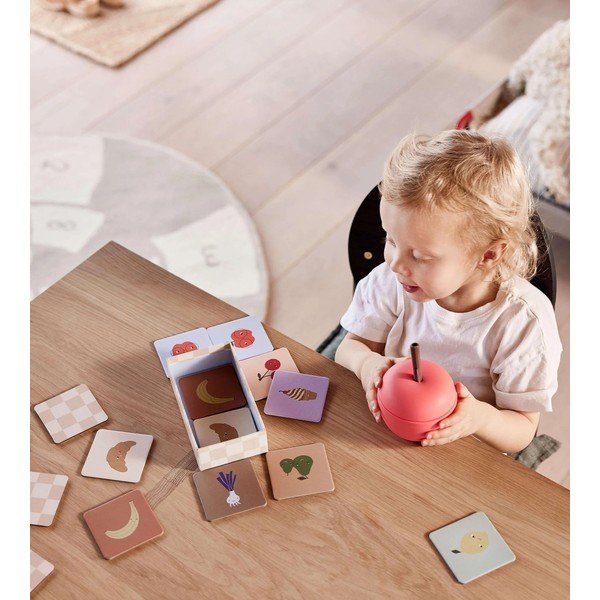 Červený silikonový dětský hrnek Apple – OYOY Mini-image-4