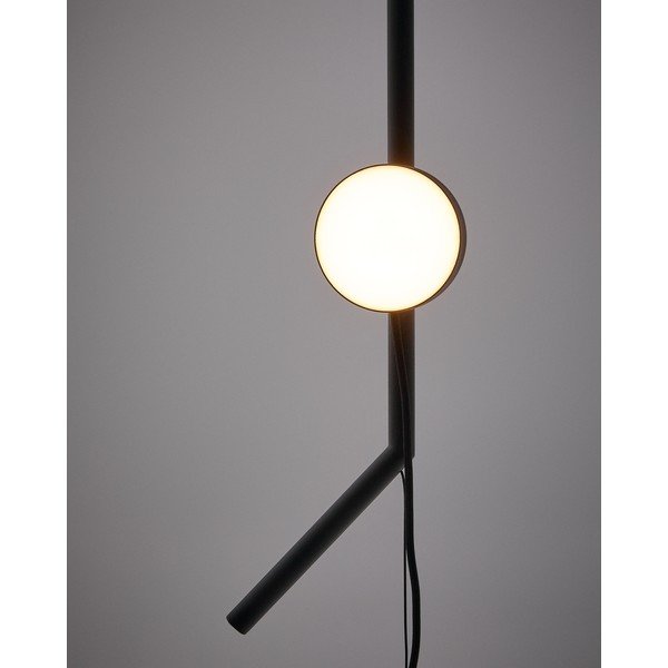 Černá LED stmívatelná stojací lampa (výška 339 cm) Orey – Kave Home-image-2