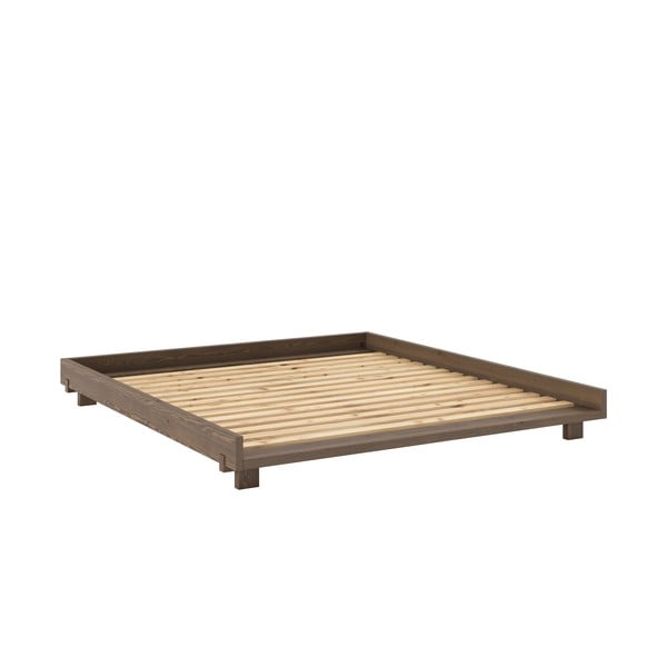 Hnědá dvoulůžková postel z borovicového dřeva s roštem 180x200 cm Social – Karup Design