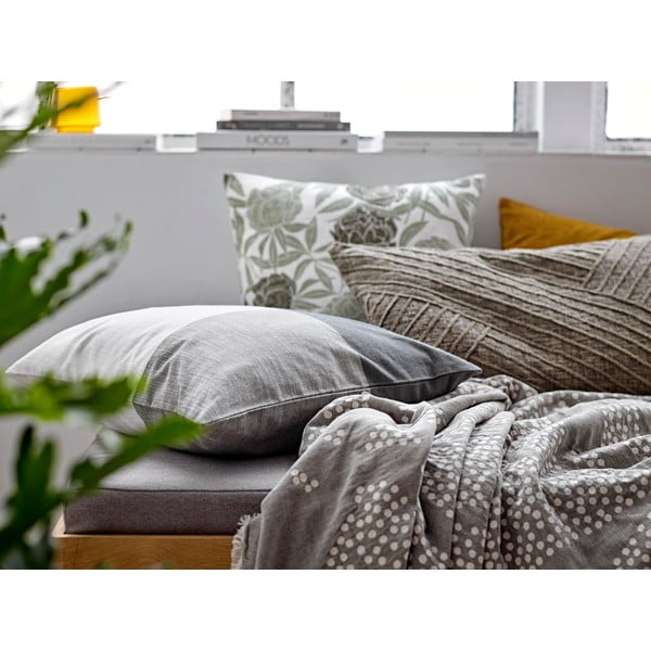 Zelený bavlněný polštář Södahl Rose, 45 x 45 cm-image-1