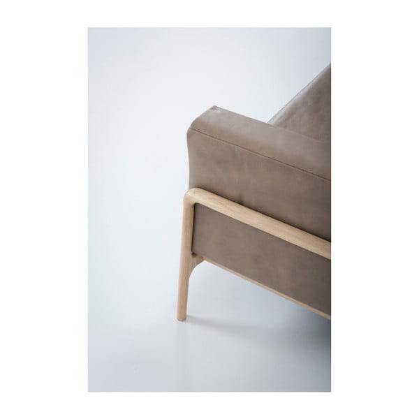 Světle hnědá pohovka z buvolí kůže s konstrukcí z masivního dubového dřeva Gazzda Fawn, 240 cm-image-2