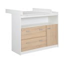 Nízká dětská komoda v dekoru dubu s přebalovacím pultem v bílo-přírodní barvě 117x98 cm Gabriella – Roba
