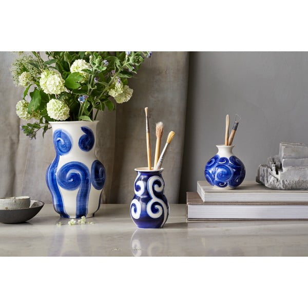 Modrá ručně malovaná váza z kameniny Tulle – Kähler Design-image-4