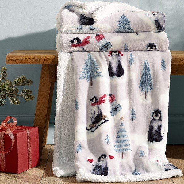 Bílá deka s vánočním motivem 170x130 cm Christmas Sherpa Penguins – Catherine Lansfield-image-3
