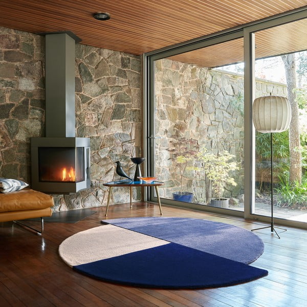 Modrý ručně tkaný vlněný kulatý koberec ø 150 cm Mia Segment – Flair Rugs-image-1