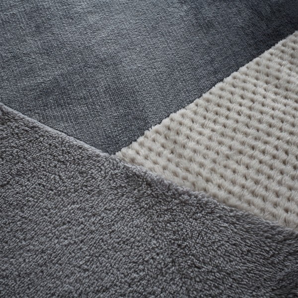 Šedé fleecové povlečení na jednolůžko 135x200 cm Cosy Larsson Geo – Catherine Lansfield-image-4