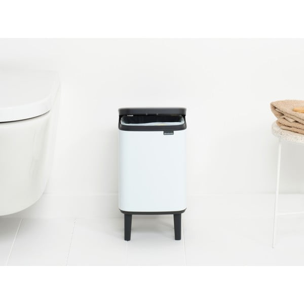 Bílý ocelový odpadkový koš 4 l Bo Hi – Brabantia-image-1