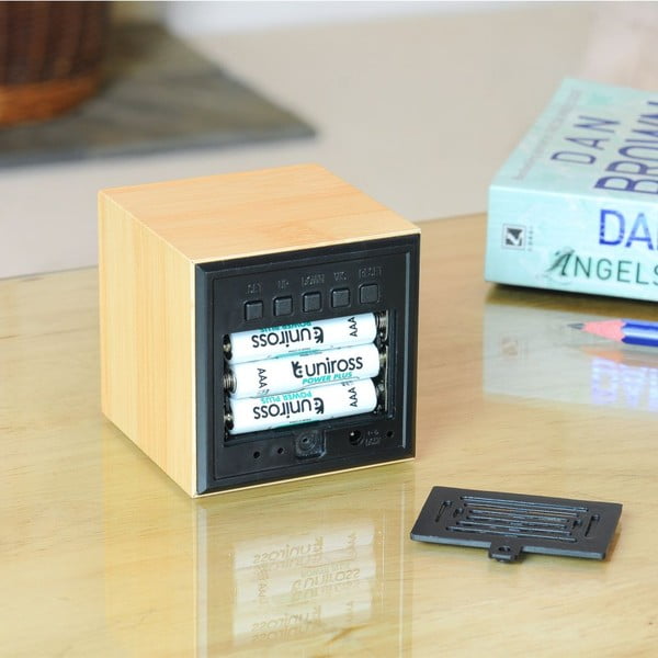 Modrý LED budík Cube Click Clock, beech-image-2