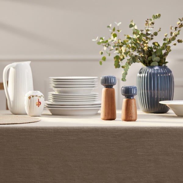 Mlýnek z dubového dřeva na koření s antracitovým detailem z porcelánu Kähler Design Hammershoi, výška 13 cm-image-1