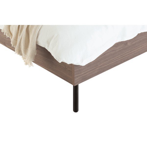 Čalouněná/z dřevotřísky dvoulůžková postel v dekoru ořechu s roštem 160x200 cm v tmavě přírodní barvě Streiko – noo.ma-image-4