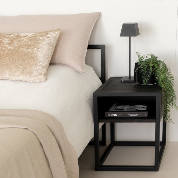 Černý noční stolek z dubového dřeva s poličkami Diva – Spinder Design-image-1