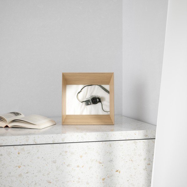 Dřevěný stojací rámeček v přírodní barvě 20x20 cm Lookout – Umbra-image-4