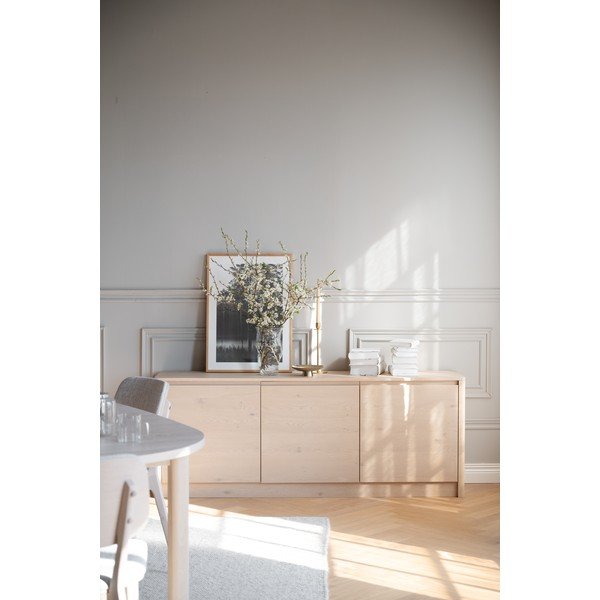Komoda v dekoru dubu ve světle přírodní barvě 180x70x40 cm Melstone – Rowico-image-1