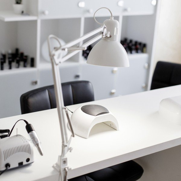 Bílá stolní lampa s ohybatelnou konstrukcí/s klipem (výška 73,5 cm) Tajo – Trio-image-1