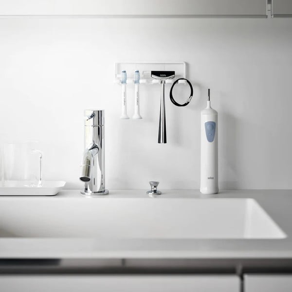 Bílý samodržící kovový držák na zubní kartáčky Film Hook – YAMAZAKI-image-1