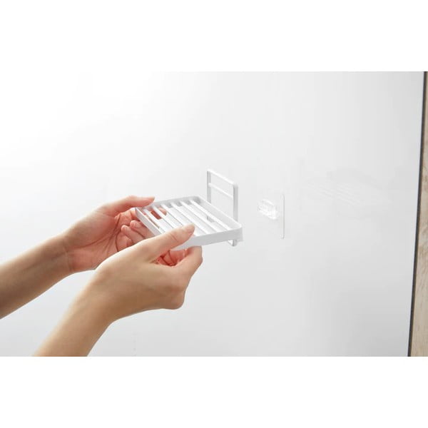 Bílá samodržící kovová mýdlenka Film Hook – YAMAZAKI-image-2