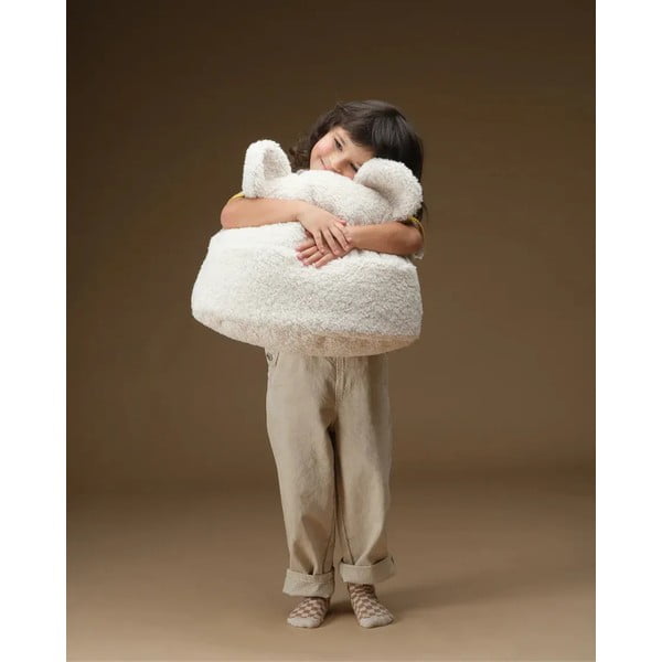Krémový dětský pohovkový polštář z textilie bouclé Teddy Pouch – Wigiwama-image-3