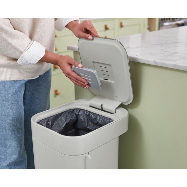 Béžový pedálový ocelový odpadkový koš 40 l Porta – Joseph Joseph-image-1