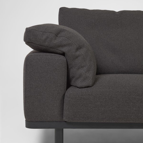 Antracitově šedá pohovka s polštáři Kave Home Noa-image-1