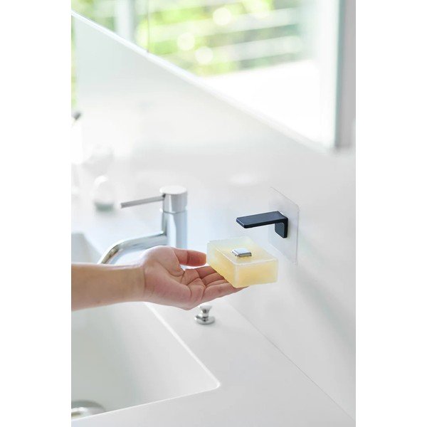 Černý samodržící plastový magnetický držák mýdla Film Hook – YAMAZAKI-image-1