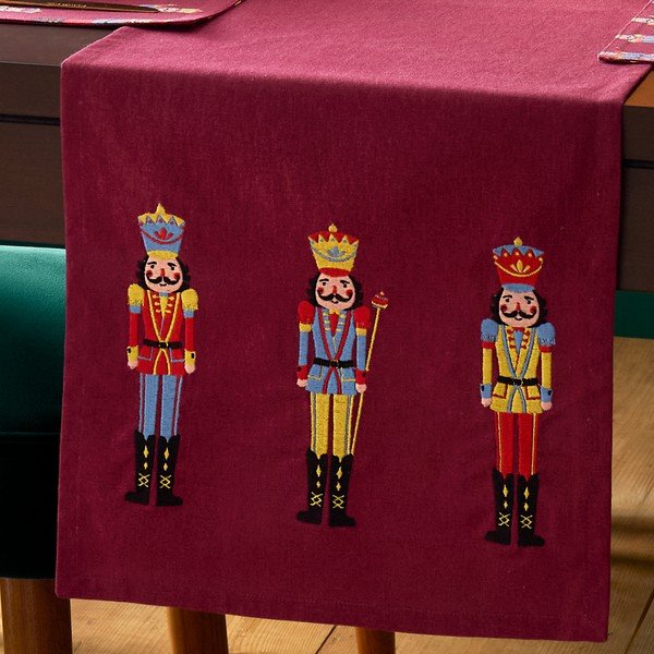 Bavlněný běhoun na stůl s vánočním motivem 220x32 cm Christmas Nutcracker – Catherine Lansfield-image-2