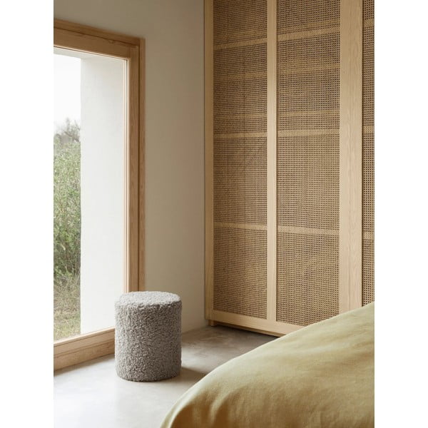 Šedý taburet z textilie bouclé Teddy – Blomus-image-4