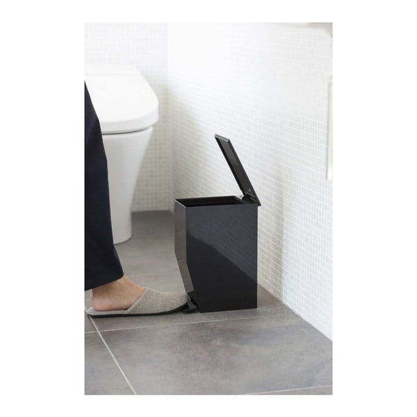 Černý nášlapný plastový odpadkový koš 3,9 l Tower – YAMAZAKI-image-1