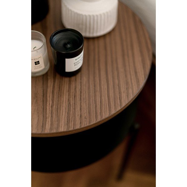 Černý/v tmavě přírodní barvě noční stolek s deskou v dekoru ořechového dřeva Tu – noo.ma-image-3