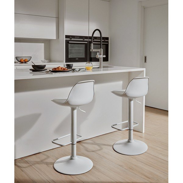 Matně bílá barová židle s nastavitelnou výškou z imitace kůže (výška sedáku 60 cm) Orlando-T – Kave Home-image-1