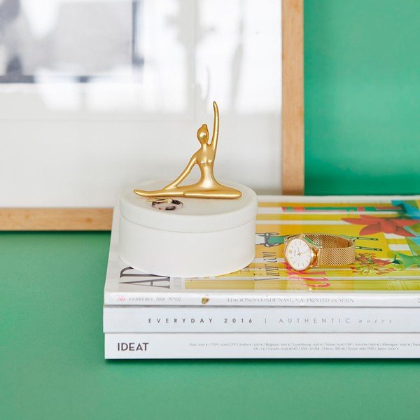 Bílá porcelánová dóza na šperky Balvi Ballerina-image-1