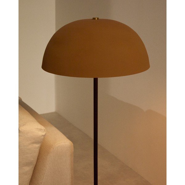 Stojací lampa v terakotové barvě s kovovým stínidlem (výška 140 cm) Nibla – Kave Home-image-3