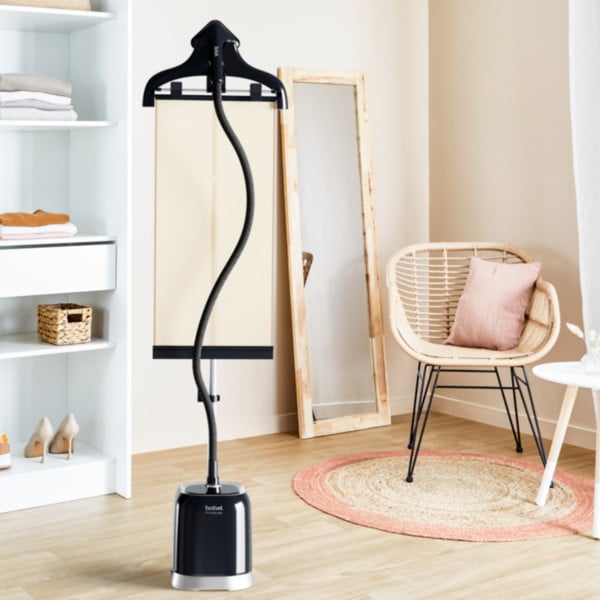 Černý napařovač oděvů Pro Style IT3480 – Tefal-image-1