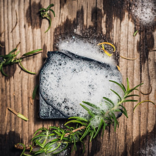 Ručně vyráběné přírodní mýdlo Almara Soap Black As My Soul-image-1