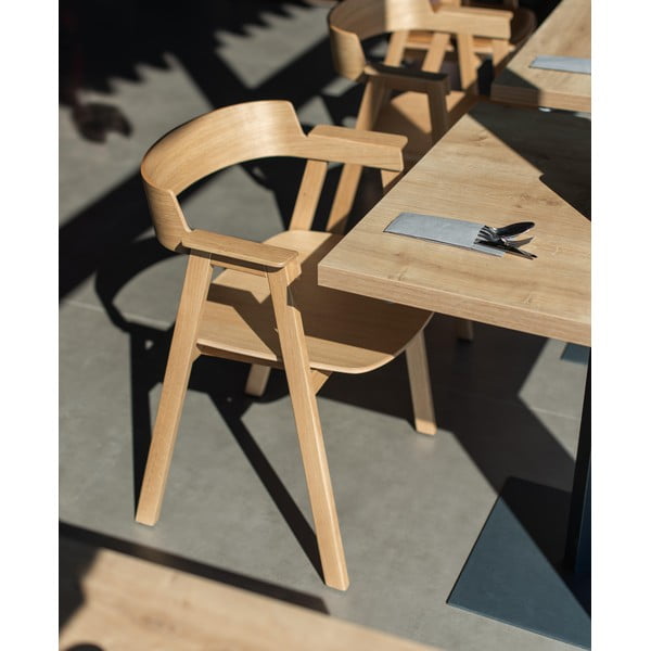 Jídelní židle s područkami z dubového dřeva v přírodní barvě Flip – Gazzda-image-1