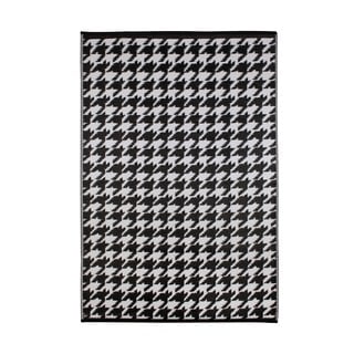Černo-bílý venkovní koberec Green Decore Houndstooth, 150 x 240 cm