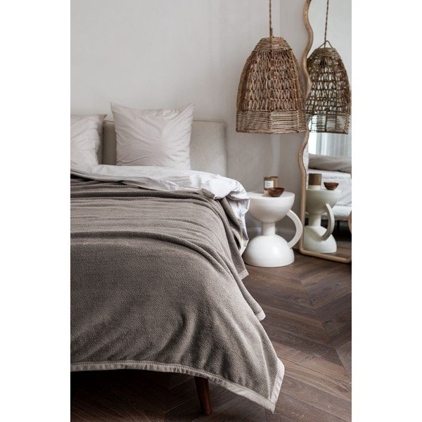 Zelený přehoz z mikroplyše na dvoulůžko 220x240 cm Lamis – Tiseco Home Studio-image-1