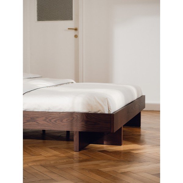 Hnědá dvoulůžková postel z MDF v dekoru jasanu bez čela s roštem 160x200 cm Kito – noo.ma-image-2