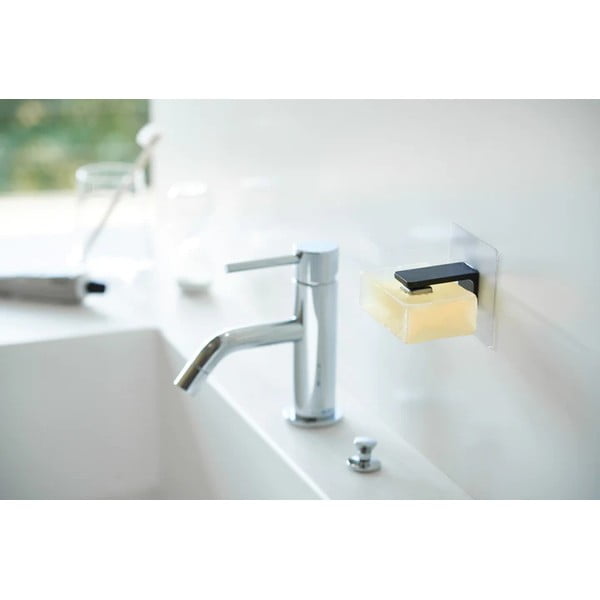 Černý samodržící plastový magnetický držák mýdla Film Hook – YAMAZAKI-image-2