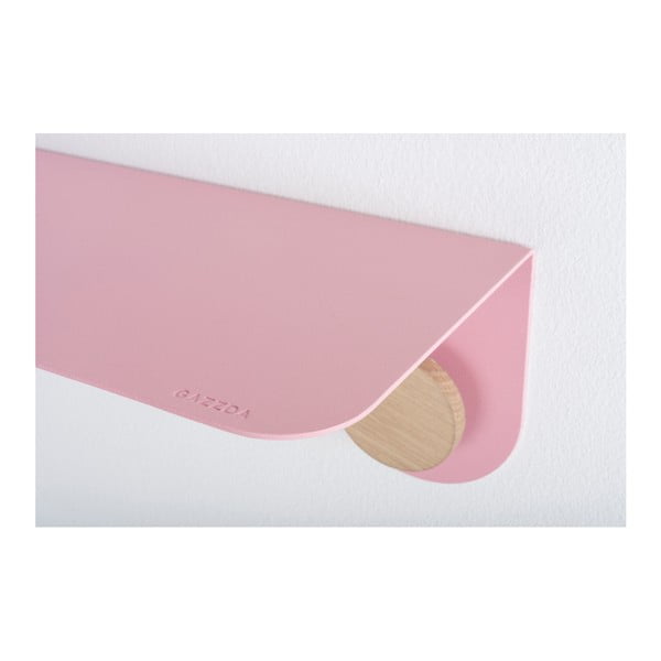 Nástěnná růžová police z oceli s detailem z dubového dřeva se 2 háčky Gazzda Hook, délka 70 cm-image-3