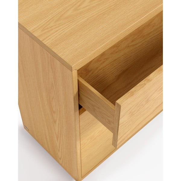 Nízká komoda v dekoru dubu v přírodní barvě 90x75 cm Abilen - Kave Home-image-1