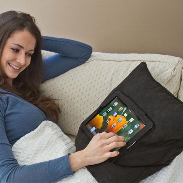 Hnědý polštář s držákem na iPad InnovaGoods-image-1