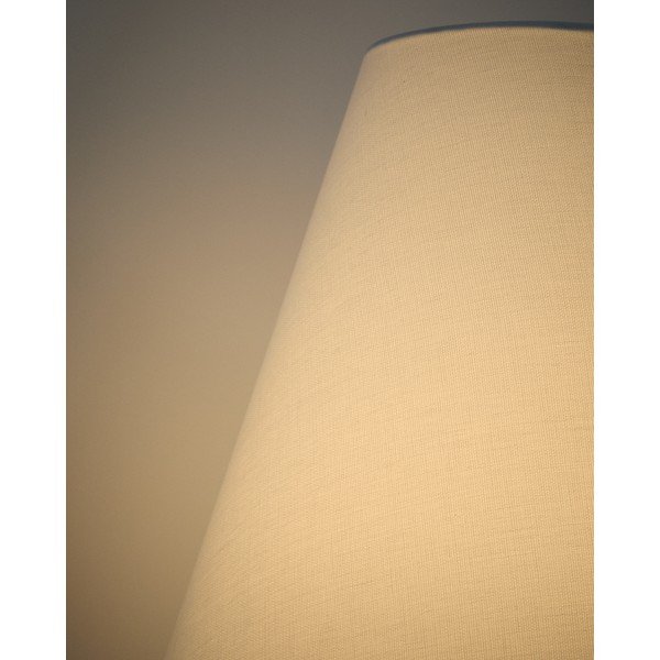 Stojací lampa ve stříbrné barvě s textilním stínidlem (výška 153 cm) Navat – Kave Home-image-2