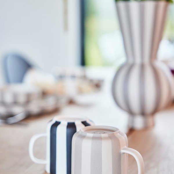 Béžová ručně vyrobená váza z kameniny (výška 28 cm) Toppu – OYOY Living Design-image-3