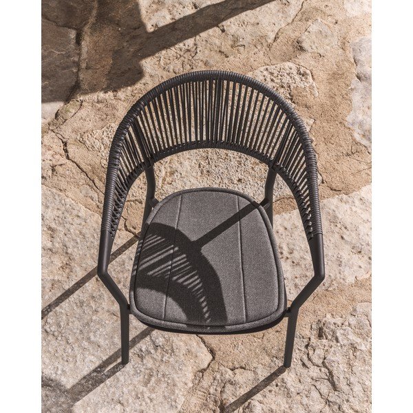 Tmavě šedá polstrovaná zahradní židle Alimia – Kave Home-image-2