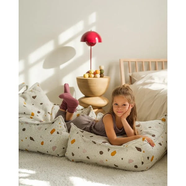 Bílý dětský sedací vak z textilie bouclé/žinylkový Terrazzo Square – Wigiwama-image-2