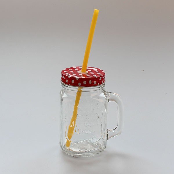 Sklenice s červeným víčkem a žlutým brčkem Dakls, 450 ml