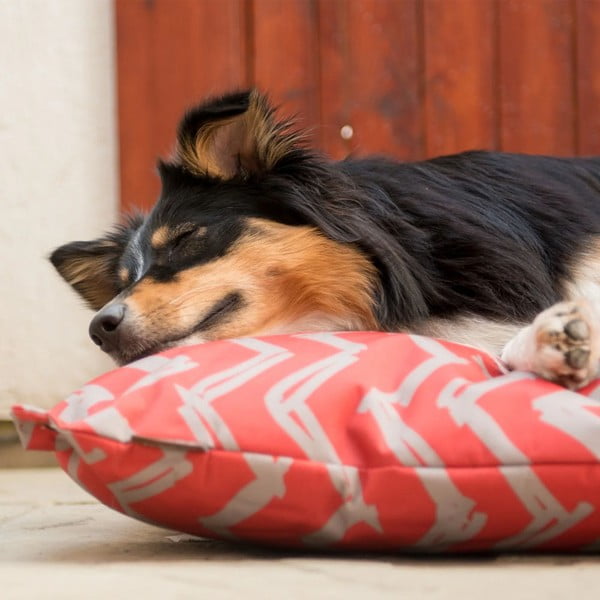 Červený pelíšek pro psa 90x120 cm Outdoor Bed Barn Red L – P.L.A.Y.-image-1