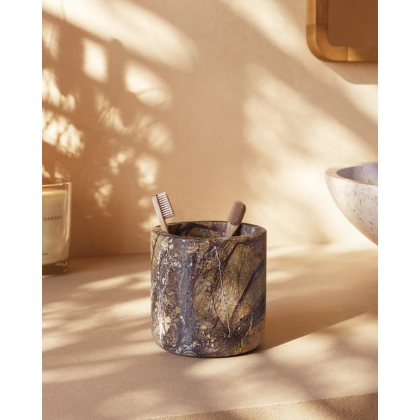 Mramorový kelímek na zubní kartáčky v přírodní barvě Spalsh – Kave Home-image-1