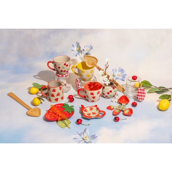 Béžový keramický hrnek 250 ml Cherries – Sass & Belle-image-4