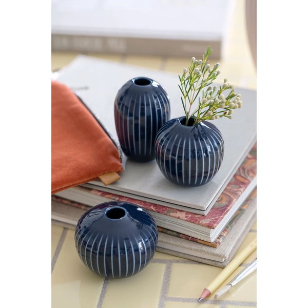 Sada 3 miniaturních kameninových tmavě modrých váz Kähler Design Hammershoi Miniature-image-3